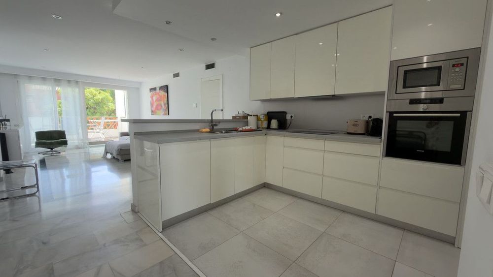 Apartment | Resale in Puerto Banús in Puerto Banús, Nueva Andalucía, Costa del Sol - Main property photo