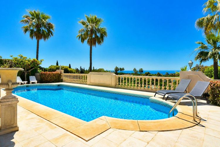 House | Resale in Hacienda Las Chapas in Hacienda Las Chapas, Costa del Sol - Photo 4