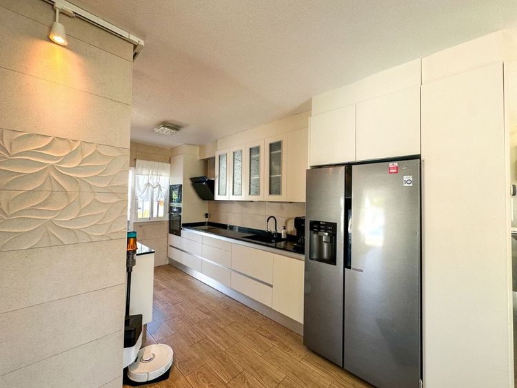 House | Resale in Torrevieja in Torrevieja, Costa Blanca - Photo 5