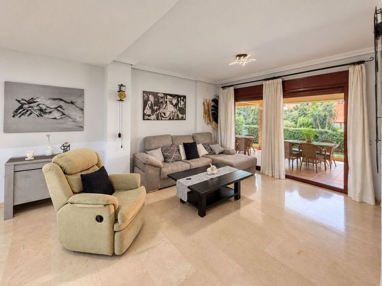 Apartment | Resale in Casares Playa in Casares Playa, Costa del Sol - Photo 4