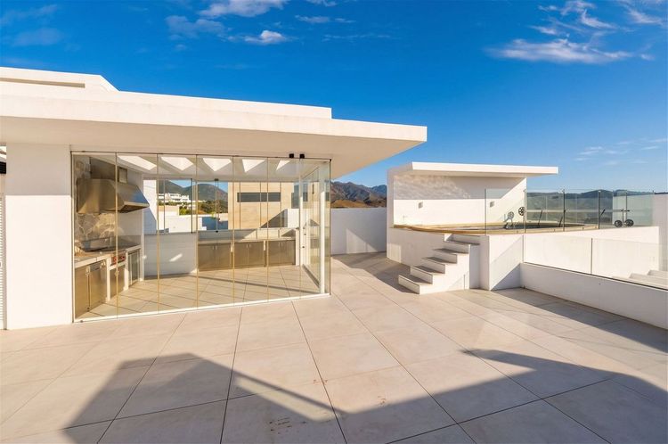 Penthouse | Resale in Ojén in Ojén, Costa del Sol - Photo 3