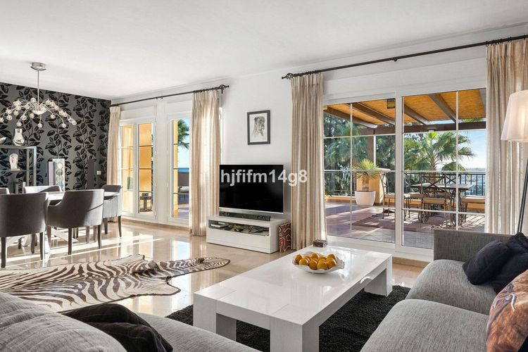 Penthouse | Resale in Nueva Andalucía in Nueva Andalucía Others, Costa del Sol - Photo 5