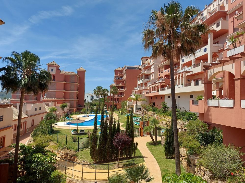 Apartment | Resale in La Duquesa in La Duquesa, Costa del Sol - Main property photo