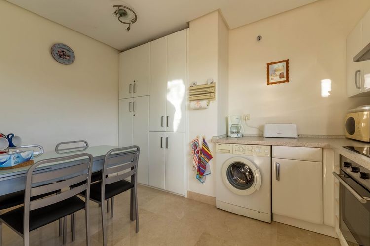 Apartment | Resale in Calahonda in Calahonda, Costa del Sol - Photo 5