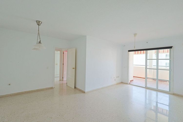 Apartment | Resale in Arroyo de la Miel in Arroyo de la Miel, Costa del Sol - Photo 3