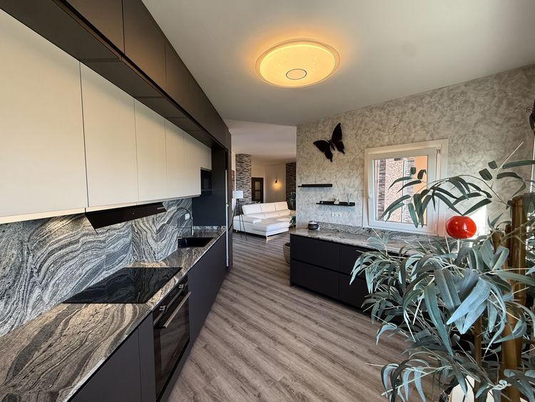 Apartment | Resale in Estepona in Estepona, Costa del Sol - Photo 4