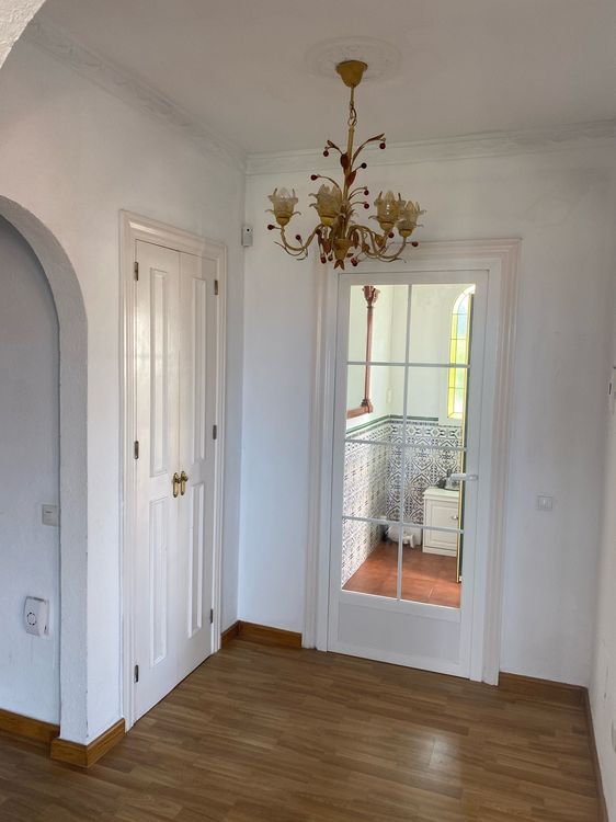 House | Resale in Estepona in Estepona, Costa del Sol - Photo 5