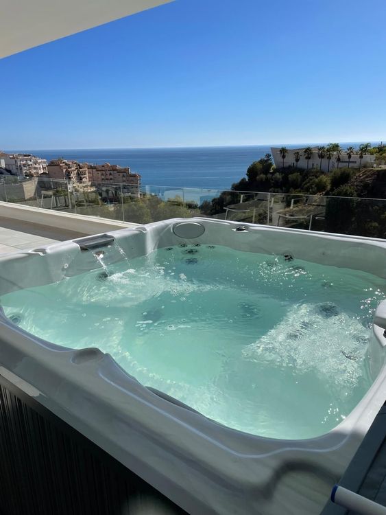 listing card gallery