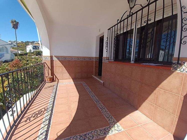 Apartment | Resale in Torreguadiaro in Torreguadiaro, Costa del Sol - Photo 3