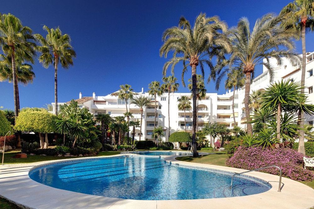 Apartment | Resale in Atalaya in Atalaya, Costa del Sol - Main property photo