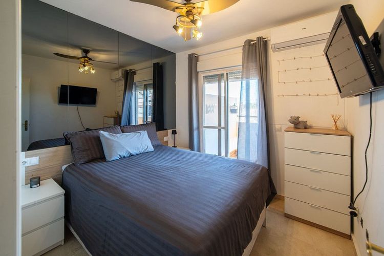 Apartment | Resale in Fuengirola in Fuengirola Others, Costa del Sol - Photo 4