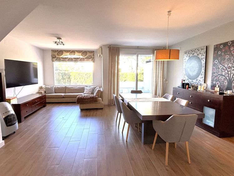 House | Resale in Atalaya in Atalaya, Costa del Sol - Photo 3