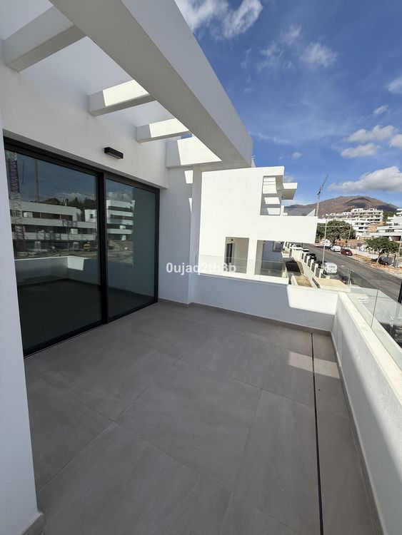 Penthouse | Resale in Estepona - Development photo 1