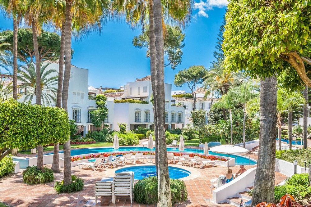 Apartment | Resale in Elviria in Elviria, Costa del Sol - Main property photo