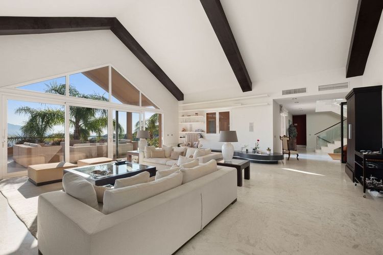House | Resale in La Mairena in La Mairena, Costa del Sol - Photo 5