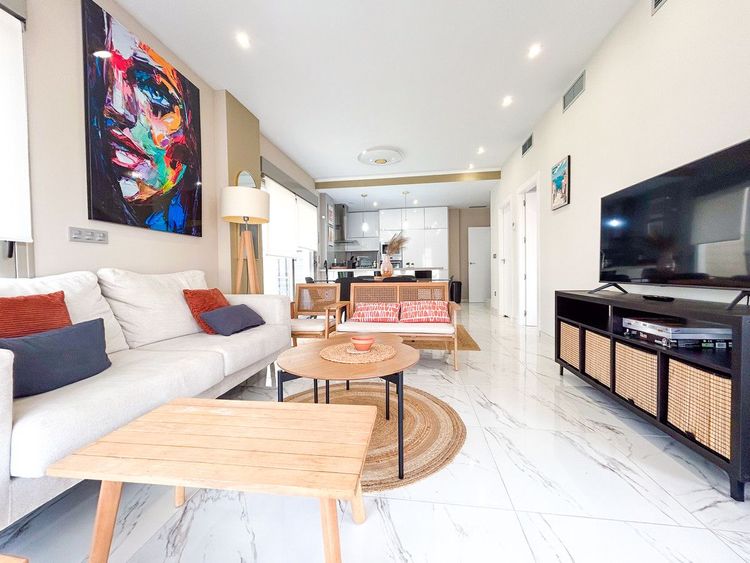 House | Resale in Villamartin in Villamartin, Orihuela Costa, Costa Blanca - Photo 4