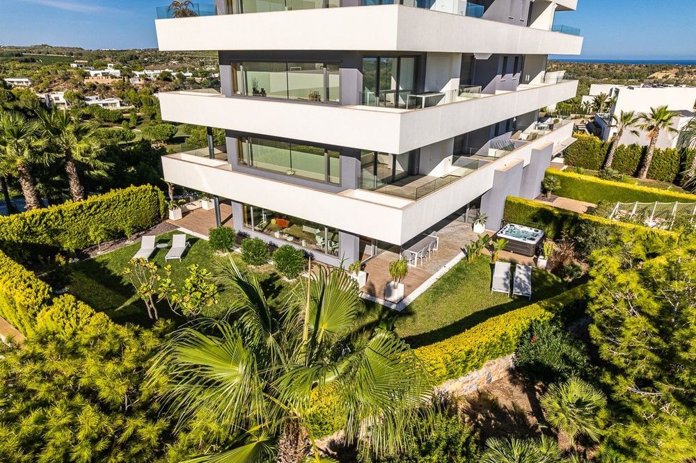 Apartment | Resale in Las Colinas Golf in Las Colinas Golf, Costa Blanca - Main property photo
