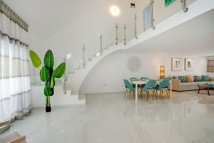 House | Resale in Estepona in Estepona, Costa del Sol - Photo 3