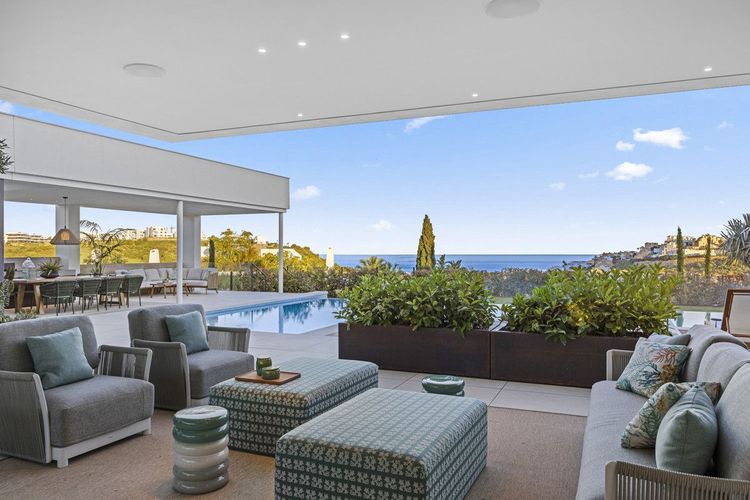 House | Resale in Casares in Casares Others, Costa del Sol - Photo 3