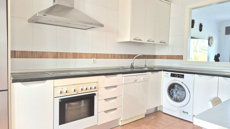 House | Resale in Alhaurin Golf in Alhaurin Golf, Costa del Sol - Photo 5