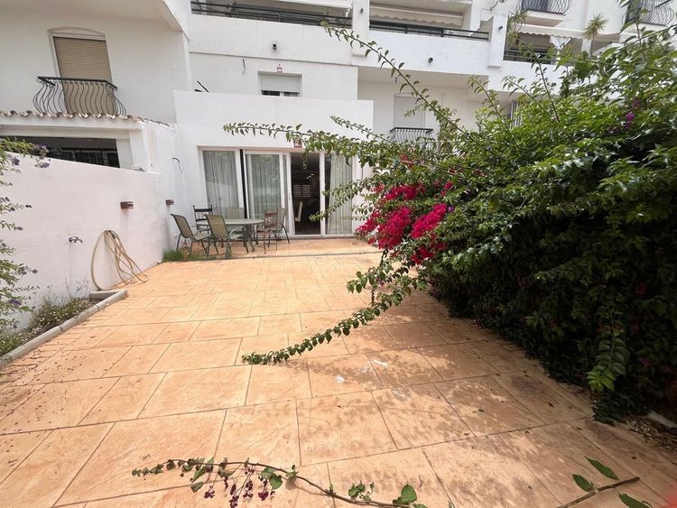 Apartment | Resale in Estepona in Estepona, Costa del Sol - Photo 2