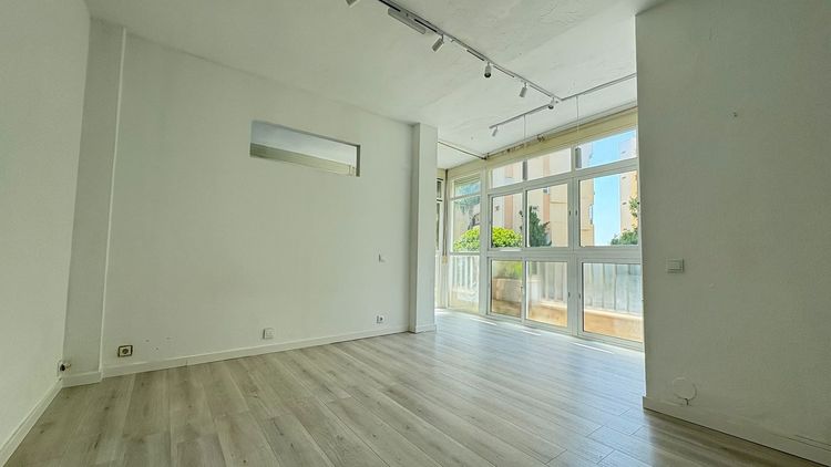 listing card gallery