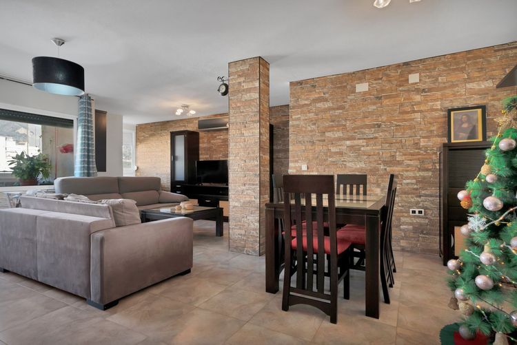 Apartment | Resale in Marbella in Marbella, Costa del Sol - Photo 2