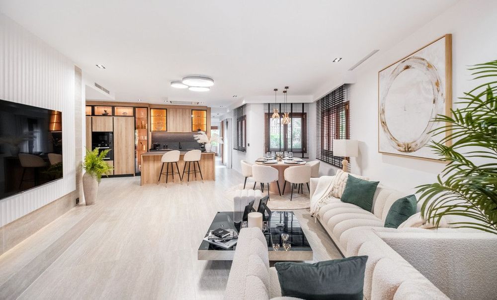 Apartment | Resale in Estepona in Estepona, Costa del Sol - Main property photo