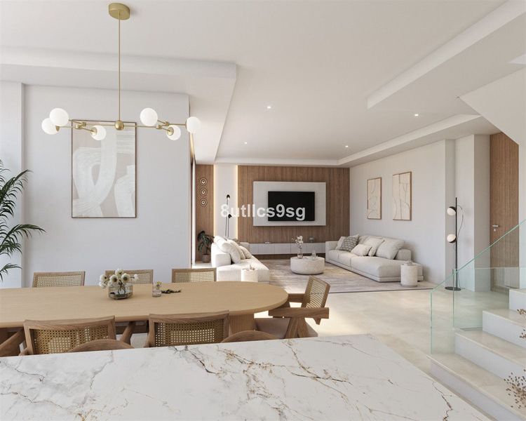 House | Resale in Estepona in Estepona, Costa del Sol - Photo 5