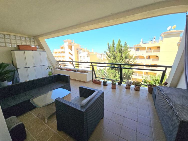 Apartment | Resale in Benalmadena Costa in Benalmadena Costa, Costa del Sol - Photo 3