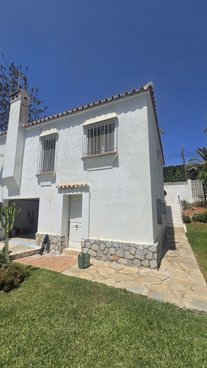 House | Resale in Marbesa in Marbesa, Costa del Sol - Photo 5
