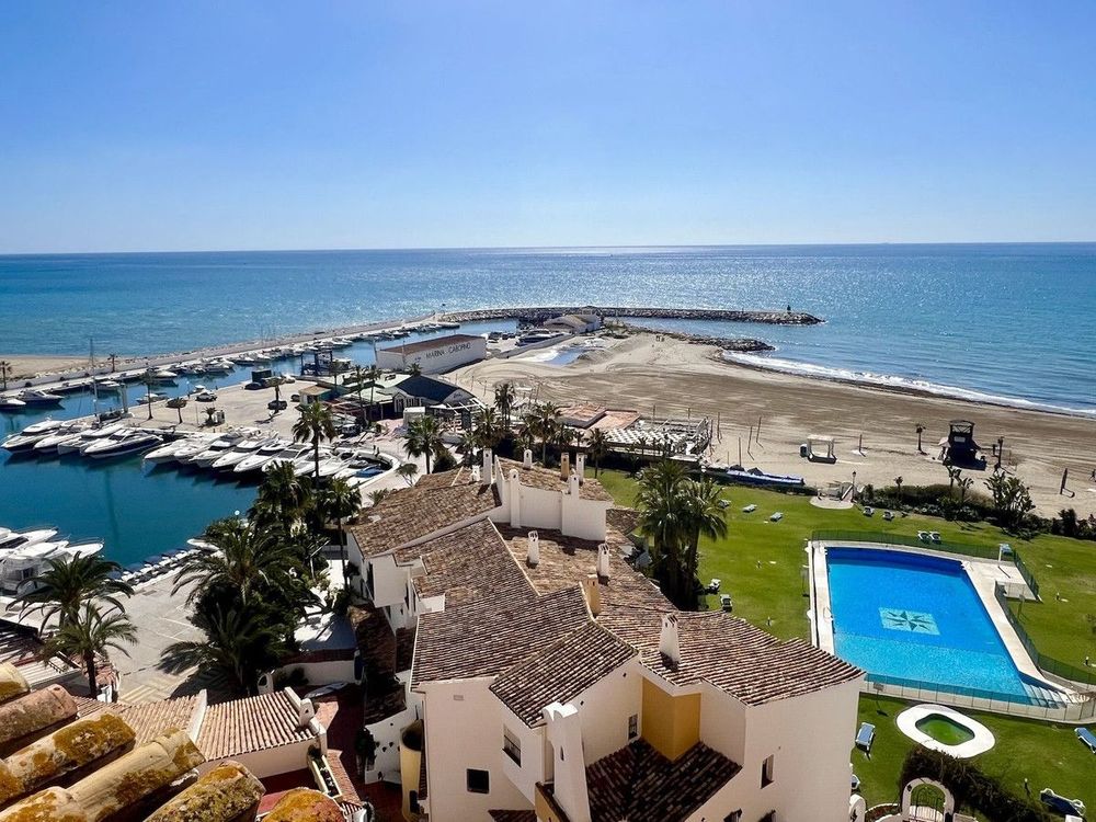 Apartment | Resale in Puerto de Cabopino in Puerto de Cabopino, Artola - Cabopino, Costa del Sol - Main property photo