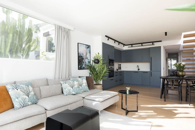 Apartment | Resale in Nueva Andalucía in Nueva Andalucía Others, Costa del Sol - Photo 3