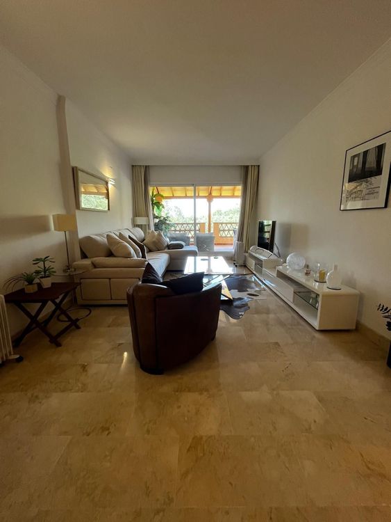 Apartment | Resale in Elviria in Elviria, Costa del Sol - Photo 2