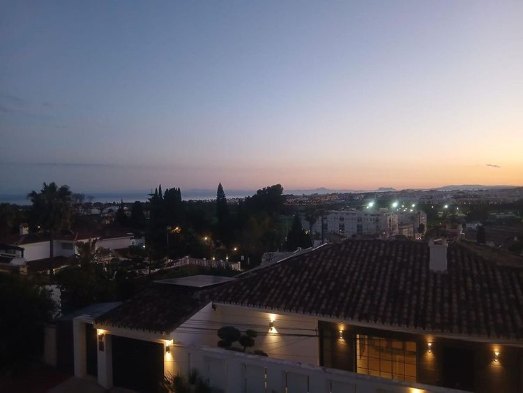 House | Resale in Nueva Andalucía in Nueva Andalucía Others, Costa del Sol - Photo 4