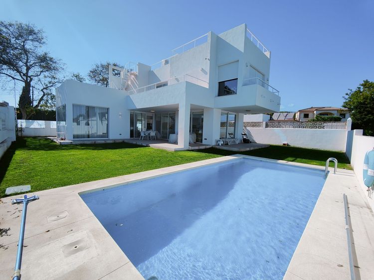House | Resale in San Pedro de Alcántara - Development photo 1