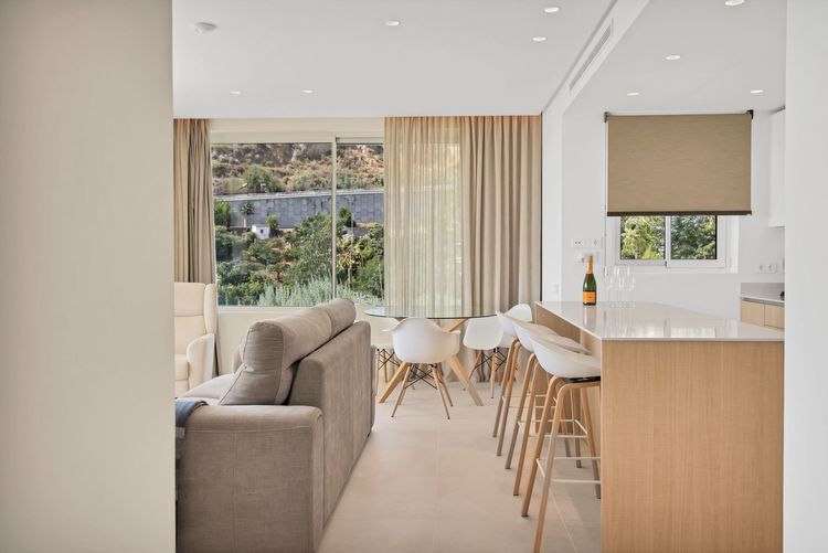 Apartment | Resale in Ojén in Ojén, Costa del Sol - Photo 3