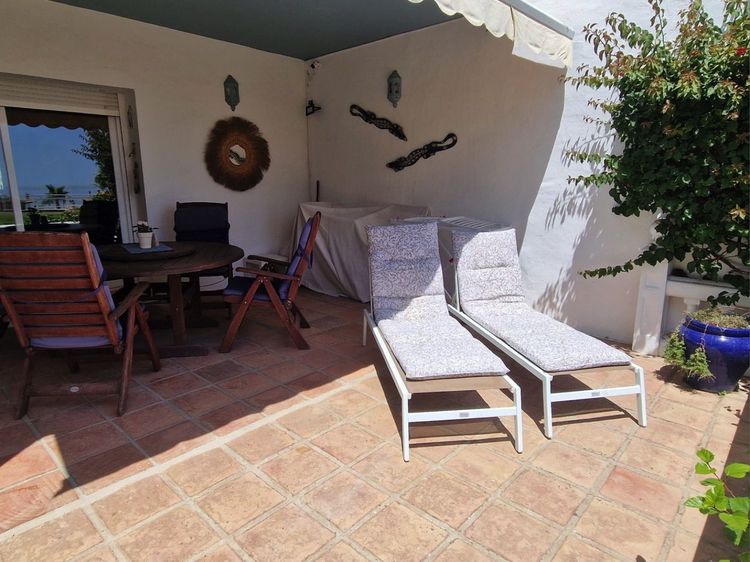 House | Resale in Casares Playa in Casares Playa, Costa del Sol - Photo 2