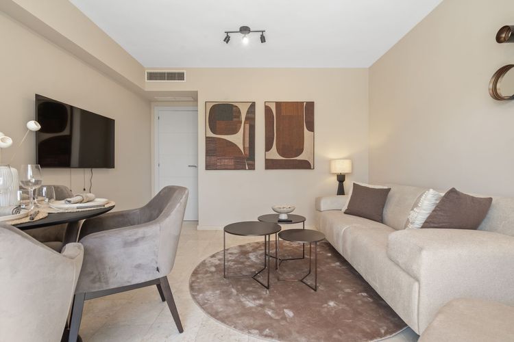 Apartment | Resale in Estepona in Estepona, Costa del Sol - Photo 5