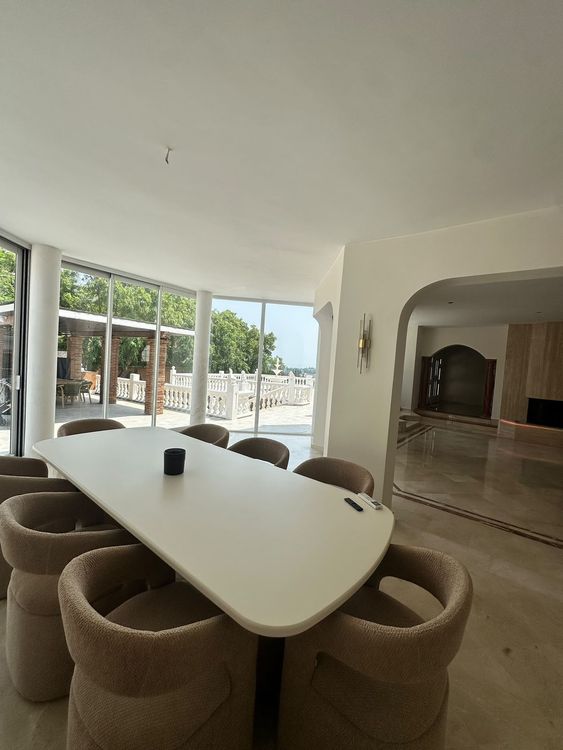 House | Resale in Estepona in Estepona, Costa del Sol - Photo 2