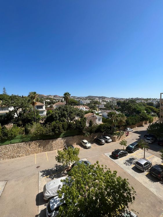 Penthouse | Resale in Calahonda in Calahonda, Costa del Sol - Photo 2
