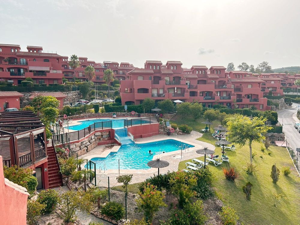 Apartment | Resale in Estepona in Estepona, Costa del Sol - Main property photo