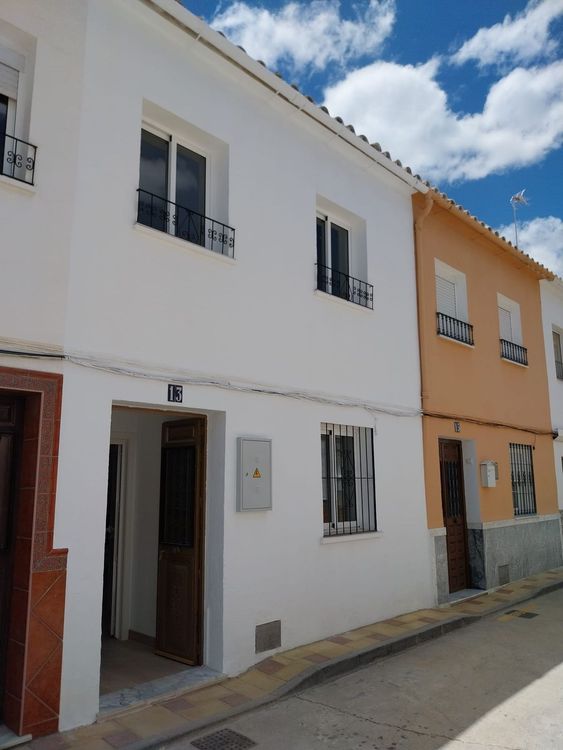 House | Resale in Coín in Coín, Costa del Sol - Photo 2