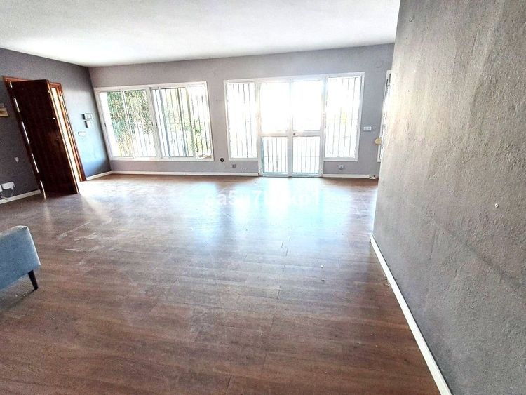 House | Resale in Estepona in Estepona, Costa del Sol - Photo 5