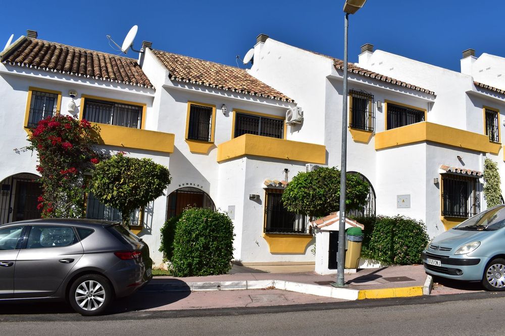 House | Resale in Calahonda in Calahonda, Costa del Sol - Main property photo