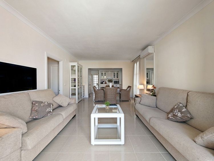 Apartment | Resale in Marbella in Marbella Others, Costa del Sol - Photo 2