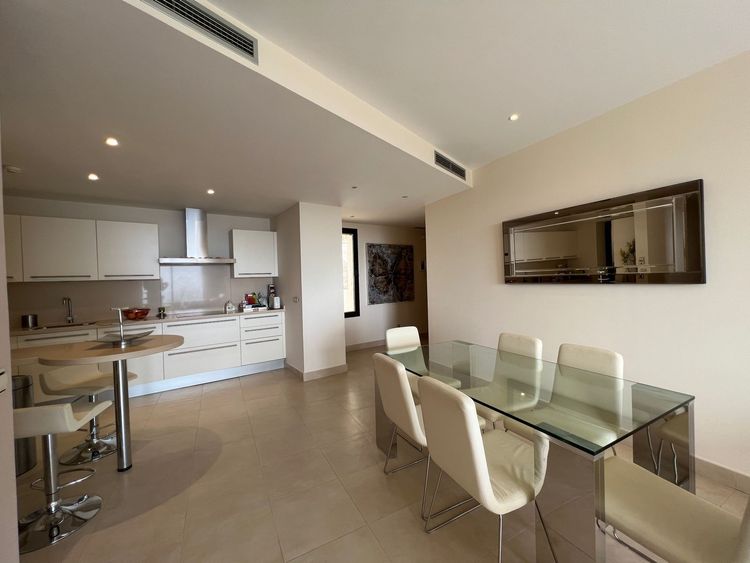 Apartment | Resale in Altos de los Monteros in Altos de los Monteros, Costa del Sol - Photo 5