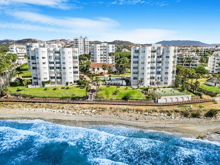 Apartment | Resale in Calahonda in Calahonda, Costa del Sol - Photo 3