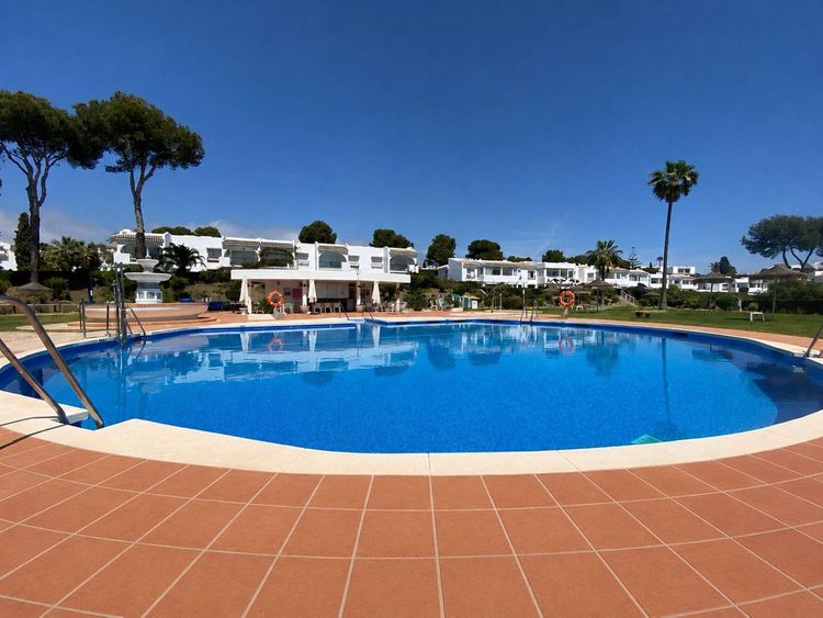 Apartment | Resale in Miraflores in Miraflores, Costa del Sol - Photo 2
