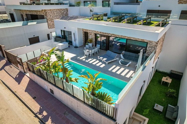 House | Resale in Rojales in Rojales, Rosales / Quesada, Costa Blanca - Photo 4